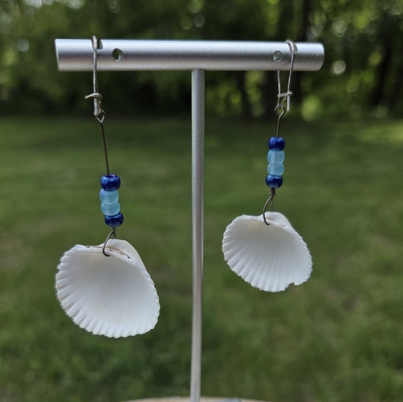 84. White Shell and Blue Bead Earrings - Picture 4 of 7